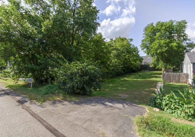 2nd image of 303 Edith Ave, Nashville, TN 37207 | MLS# 2971208