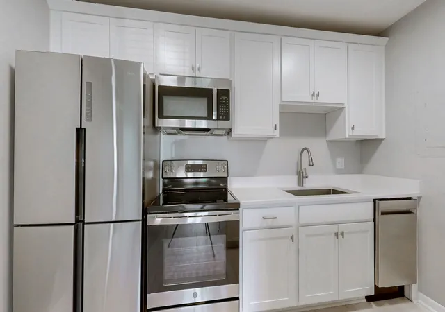 Photo 4 of Condo for sale at 2601 Hillsboro Pike #C15, Nashville, TN 37212 | MLS# 2967805 | Listing updated on 2026-10-14