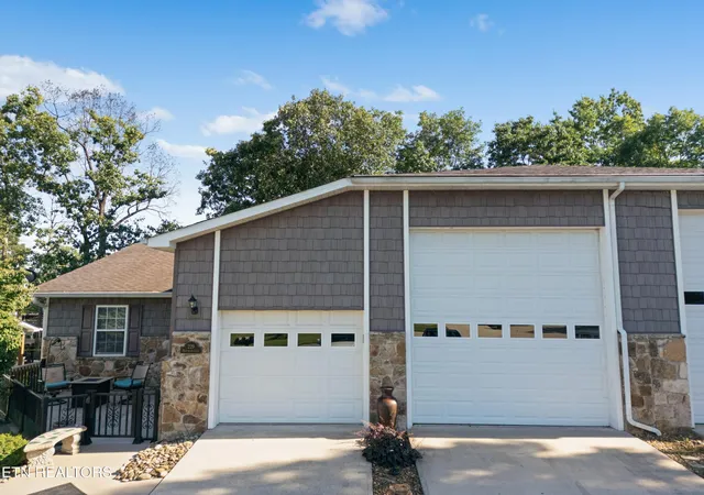 Photo 3 of Single family home for sale at 229 Hawthorn Loop, Crossville, TN 38555 | MLS# 2968383 | Listing updated on 2026-09-24