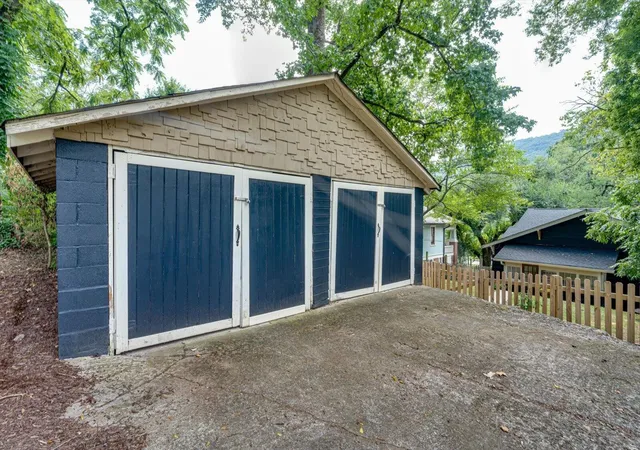 Photo 23 of Single family home for sale at 4610 Tennessee Avenue, Chattanooga, TN 37409 | MLS# 3043034 | Listing updated on 2025-11-10