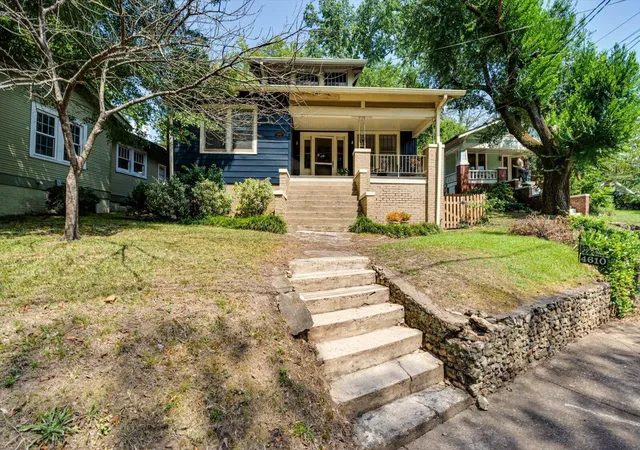 Photo 2 of Single family home for sale at 4610 Tennessee Avenue, Chattanooga, TN 37409 | MLS# 3043034 | Listing updated on 2025-11-10