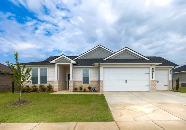 Photo 2 of Single family home for sale at 21957 Huntington Pike, Athens, AL 35613 | MLS# 2967631 | Listing updated on 2025-08-31