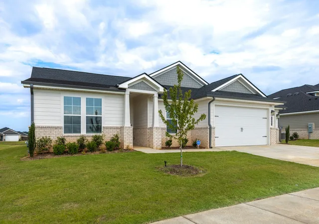 Photo 3 of Single family home for sale at 21957 Huntington Pike, Athens, AL 35613 | MLS# 2967631 | Listing updated on 2025-08-31