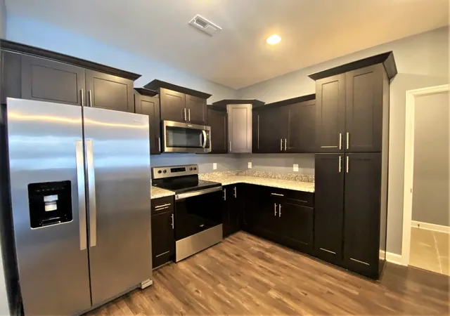 Photo 4 of Townhouse for sale at 1204 Villa Cir, Lebanon, TN 37090 | MLS# 2968078 | Listing updated on 2025-12-11