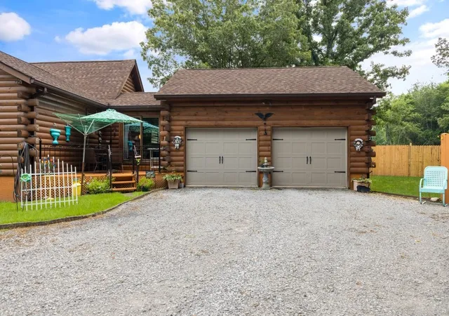 Photo 4 of Single family home for sale at 601 Castle St, Mcminnville, TN 37110 | MLS# 2968481 | Listing updated on 2025-08-12