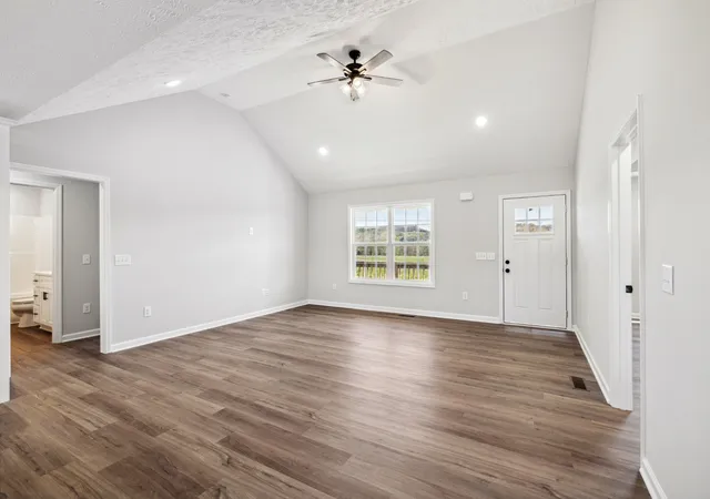 Photo 3 of Single family home for sale at 8 N Fishing Frd, Petersburg, TN 37144 | MLS# 2970801 | Listing updated on 2025-11-15