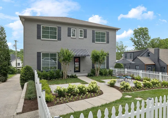 2nd image of 1818 Wildwood Ave, Nashville, TN 37212 | MLS# 2971354