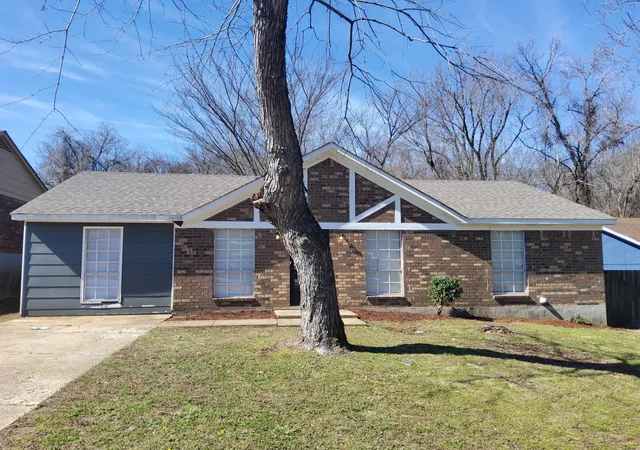 Photo 1 of Single family home for sale at 5169 Braden Dr, Memphis, TN 38127 | MLS# 2971063 | Listing updated on 2025-09-25