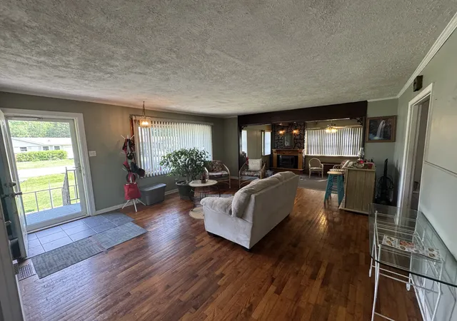 2nd image of 313 Wayne Dr, Hopkinsville, KY 42240 | MLS# 2970850