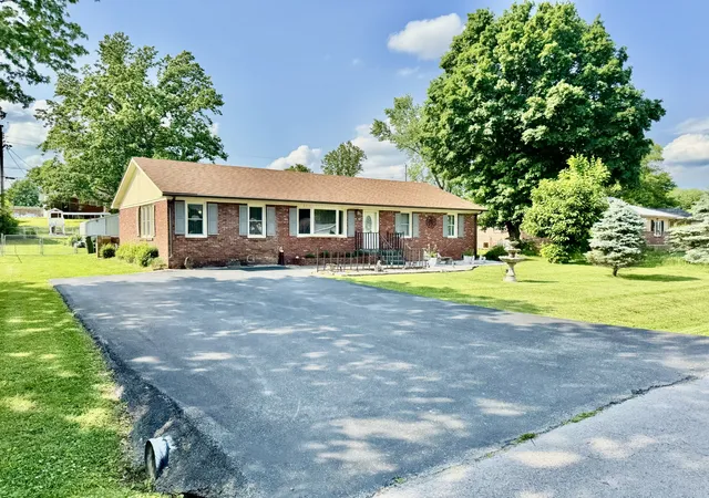 1st image of 313 Wayne Dr, Hopkinsville, KY 42240 | MLS# 2970850