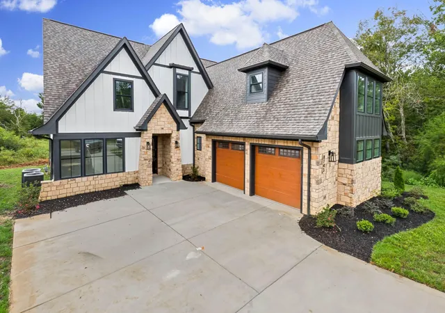Photo 1 of Single family home for sale at 8743 Palamon Pl, Ooltewah, TN 37363 | MLS# 2970889 | Listing updated on 2026-09-25