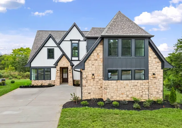 Photo 2 of Single family home for sale at 8743 Palamon Pl, Ooltewah, TN 37363 | MLS# 2970889 | Listing updated on 2026-09-25