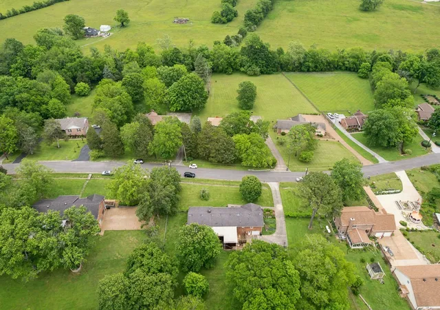 44th image of 2049 Graceland Dr, Goodlettsville, TN 37072 | MLS# 2970988