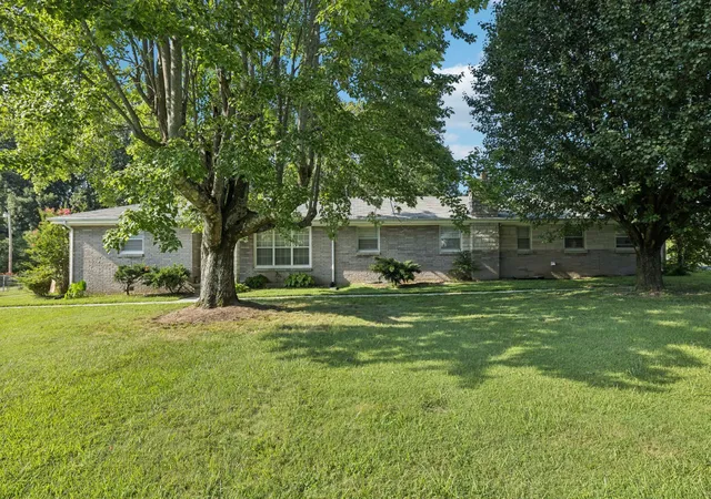 3rd image of 1005 Due West Cir, Lafayette, TN 37083 | MLS# 2971588