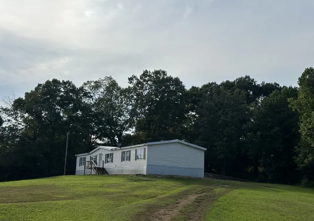 3rd image of 104 Limo View Ln, Hohenwald, TN 38462 | MLS# 2972120