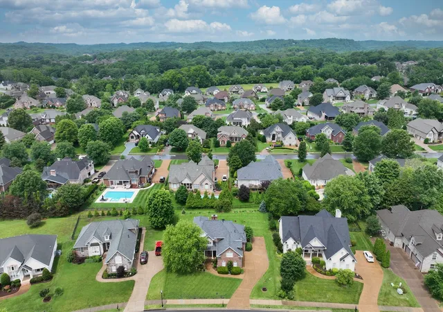 Homes for sale in Hendersonville, TN | 1043 Dorset Dr, Hendersonville, TN 37075 | MLS# 2982178