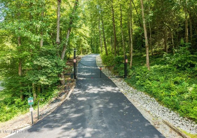 2nd image of 2000 E Millers Cove Rd, Walland, TN 37886 | MLS# 3322485