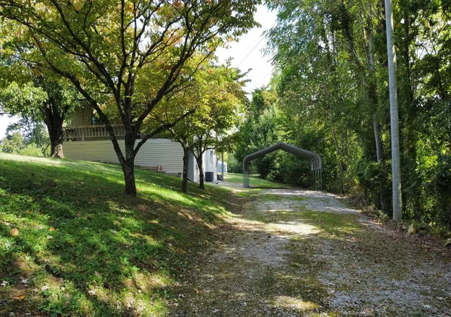 Photo 4 of Single family home for sale at 219 John Fuson Rd, Smithville, TN 37166 | MLS# 2980337 | Listing updated on 2026-02-17