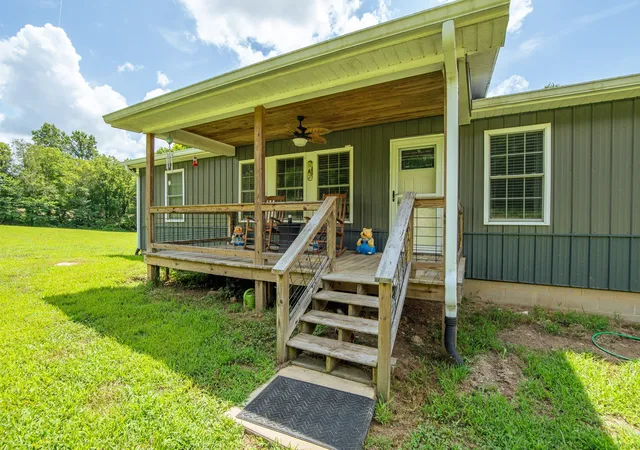 Photo 2 of Single family home for sale at 95 Rogers Dr, Savannah, TN 38372 | MLS# 2974145 | Listing updated on 2025-08-14
