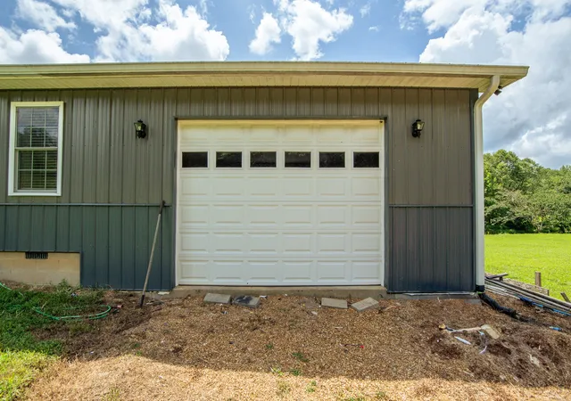 Photo 3 of Single family home for sale at 95 Rogers Dr, Savannah, TN 38372 | MLS# 2974145 | Listing updated on 2025-08-14