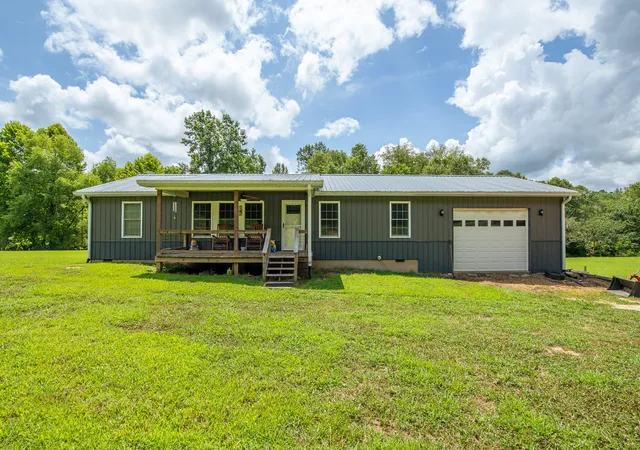 Photo 1 of Single family home for sale at 95 Rogers Dr, Savannah, TN 38372 | MLS# 2974145 | Listing updated on 2025-08-14