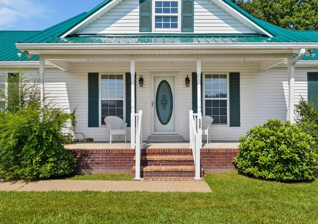2nd image of 535 Darbytown Rd, Hohenwald, TN 38462 | MLS# 2974762