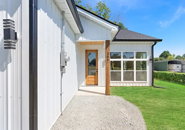 5th image of 309 W Linden Ave, Hohenwald, TN 38462 | MLS# 2980946