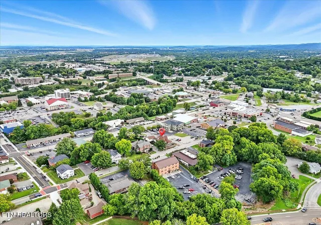 2nd image of 321 High St, Maryville, TN 37804 | MLS# 3051407