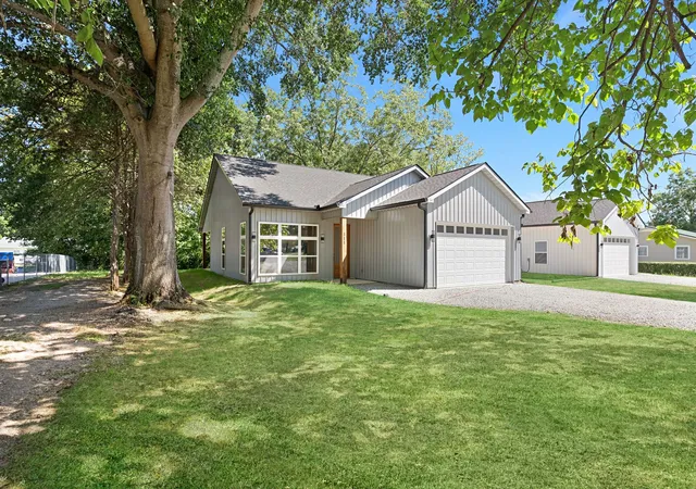 3rd image of 311 W Linden Ave, Hohenwald, TN 38462 | MLS# 2980947
