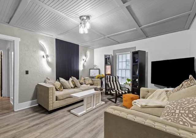 Photo 2 of Single family home for sale at 3301 Taylor Street, Chattanooga, TN 37406 | MLS# 2974358 | Listing updated on 2025-09-26