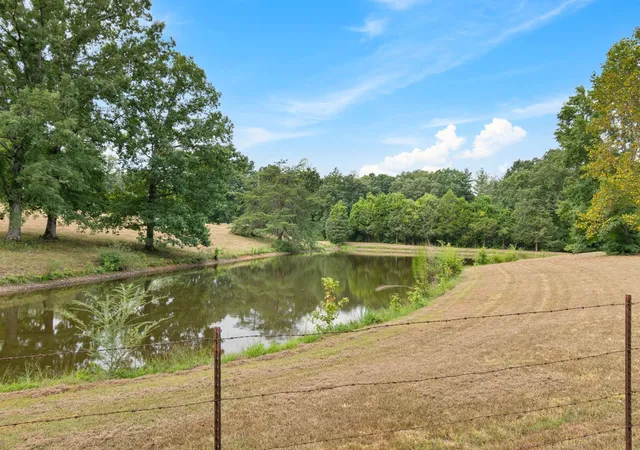 2nd image of 2820 Skyview Dr, Centerville, TN 37033 | MLS# 2974621