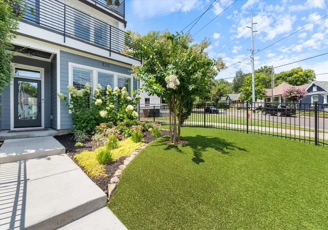 2nd image of 835 W Argyle Ave, Nashville, TN 37203 | MLS# 2975507