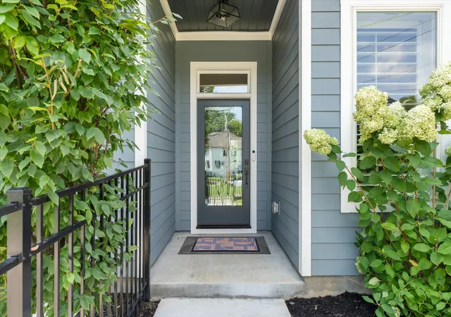 3rd image of 835 W Argyle Ave, Nashville, TN 37203 | MLS# 2975507