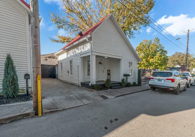 Photo 1 of Single family home for sale at 211a West 13th St, Columbia, TN 38401 | MLS# 2975105 | Listing updated on 2026-06-09