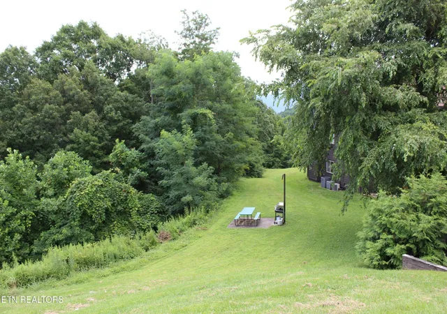 2nd image of 1380 Ski Vw Dr, Gatlinburg, TN 37738