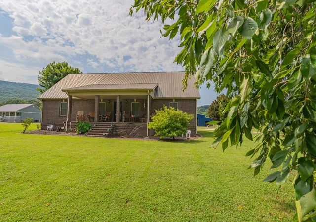 Homes for sale in Pelham, TN | 4012 Payne Cove Rd, Pelham, TN 37366 | MLS# 2976071