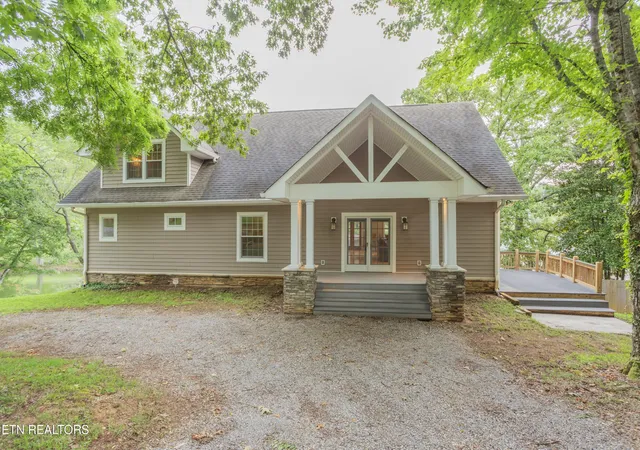 Photo 4 of Single family home for sale at 4193 Parris Dr, Lenoir City, TN 37772 | MLS# 3039413 | Listing updated on 2026-09-30