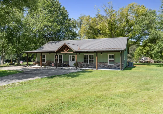 Homes for sale in Estill Springs, TN | 232 Clyde Vickers Rd, Estill Springs, TN 37330 | MLS# 2976742