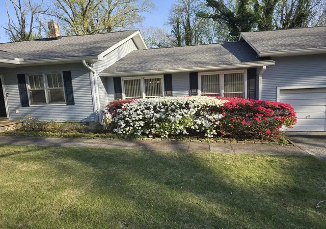 Homes for sale in Signal Mountain, TN | 1702 James Boulevard, Signal Mountain, TN 37377 | MLS# 2976734