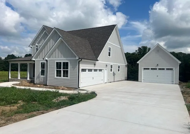 1st image of 102 Summer Lake Ct, Winchester, TN 37398 | MLS# 2979668