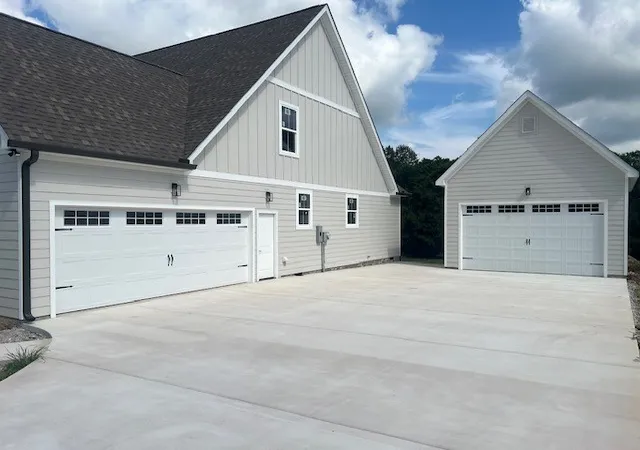3rd image of 102 Summer Lake Ct, Winchester, TN 37398 | MLS# 2979668