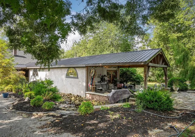 Photo 3 of Single family home for sale at 604 W Main St, Smithville, TN 37166 | MLS# 2979074 | Listing updated on 2025-10-31