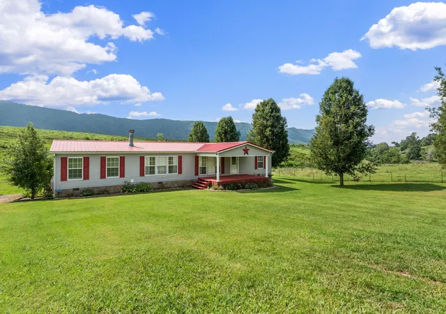 Photo 2 of Manufactured home for sale at 833 Shirley Rd, Washburn, TN 37888 | MLS# 2979439 | Listing updated on 2025-12-01