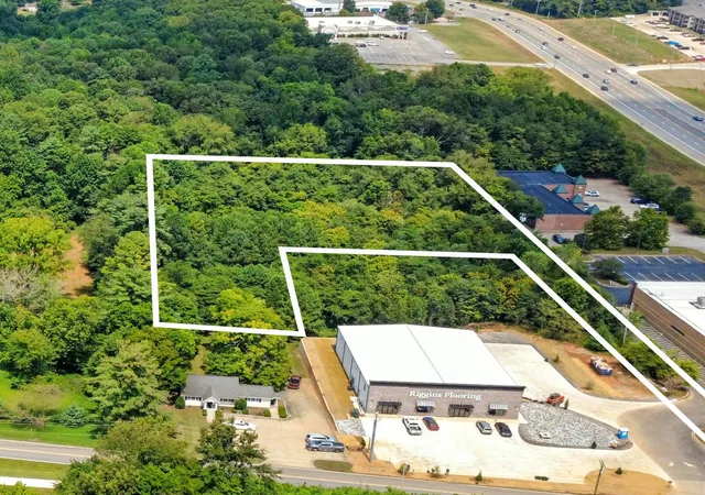1st image of 0 Rossview Rd, Clarksville, TN 37043 | MLS# 2980895