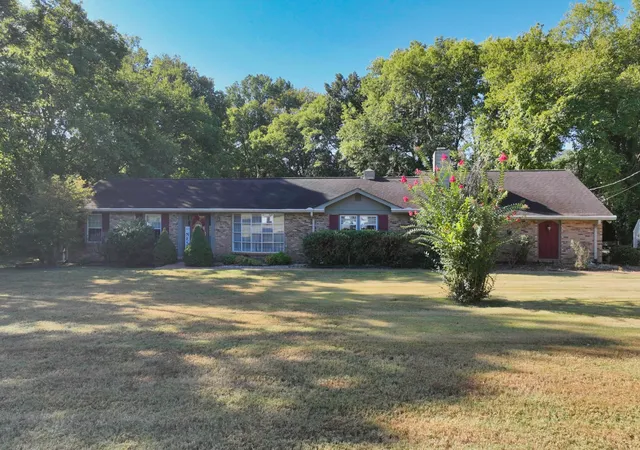 2nd image of 304 Mathes Dr, Goodlettsville, TN 37072 | MLS# 2986246