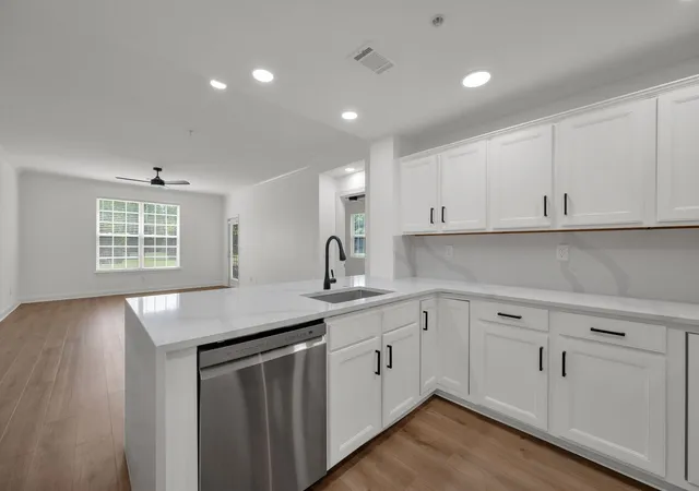 Photo 3 of Condo for sale at 3201 Aspen Grv Dr #F2, Franklin, TN 37067 | MLS# 3611077 | Listing updated on 2026-10-03