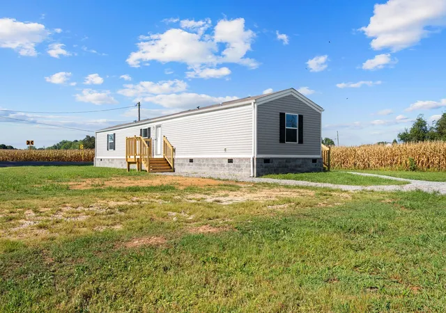 Homes for sale in Lawrenceburg, TN | 1186 Mattox Town Rd, Lawrenceburg, TN 38464 | MLS# 2979471