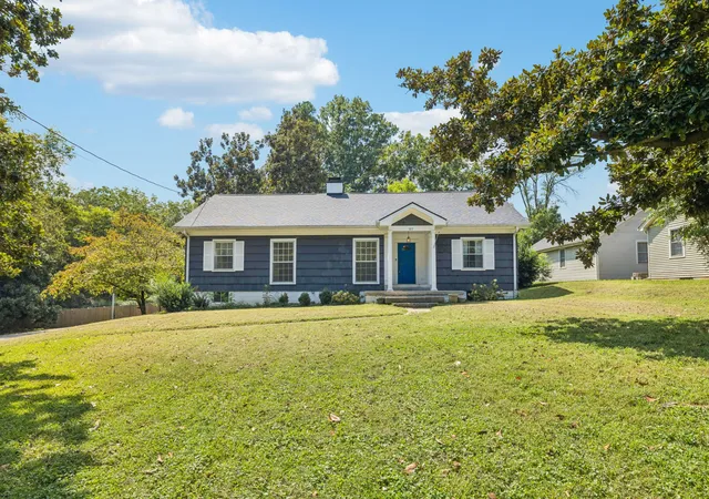 3rd image of 527 E Madison St, Pulaski, TN 38478 | MLS# 2980449