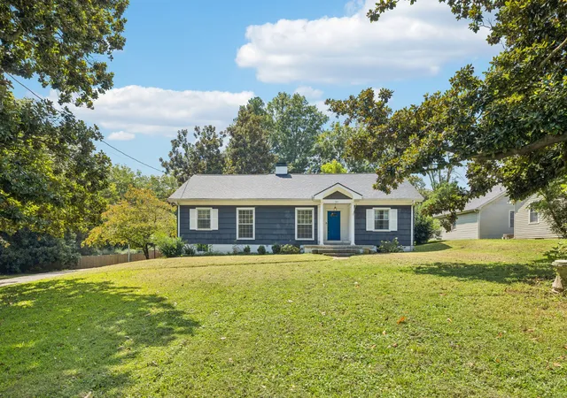 4th image of 527 E Madison St, Pulaski, TN 38478 | MLS# 2980449