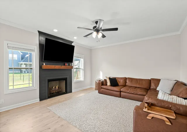Photo 3 of Single family home for sale at 1131 Chagford Dr, Clarksville, TN 37043 | MLS# 3626252 | Listing updated on 2026-10-29